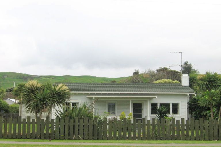 Photo of property in 20 Moana Road, Okitu, Gisborne, 4010