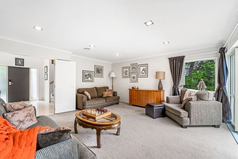 Photo of property in 80 Rising Parade, Fairview Heights, Auckland, 0632