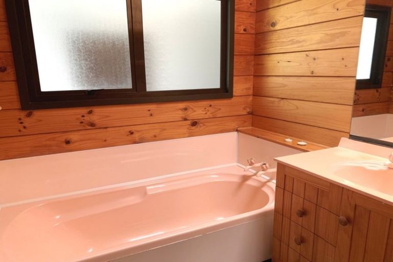 Photo of property in 50 Mckenzie Street, Geraldine, 7930