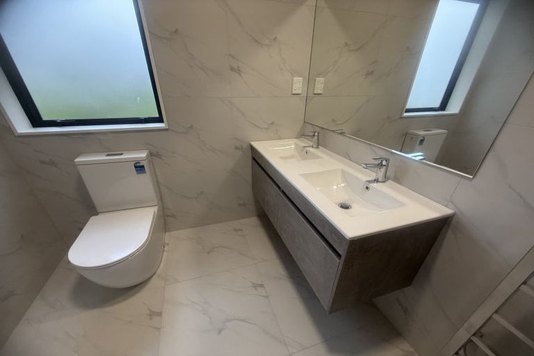 Photo of property in 4/25 Hutchinson Avenue, New Lynn, Auckland, 0600