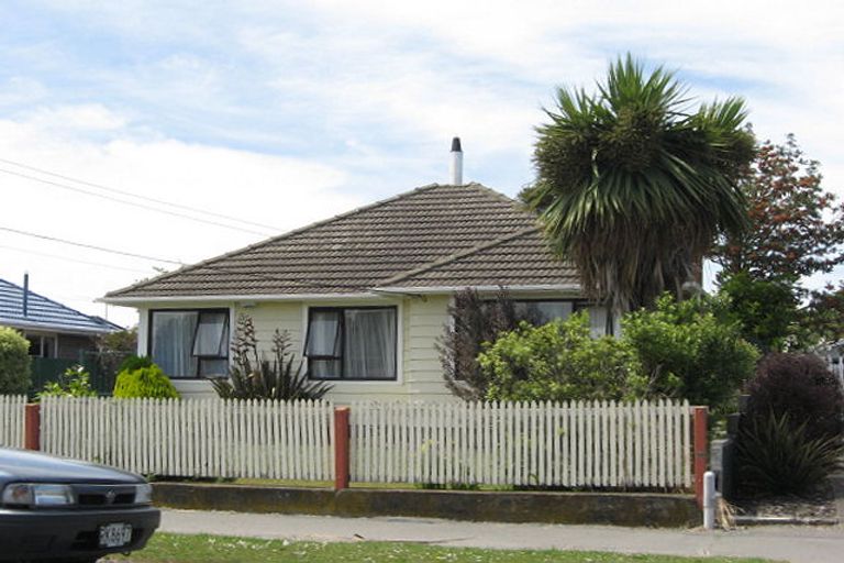 Photo of property in 10 Pembroke Street, Avondale, Christchurch, 8061