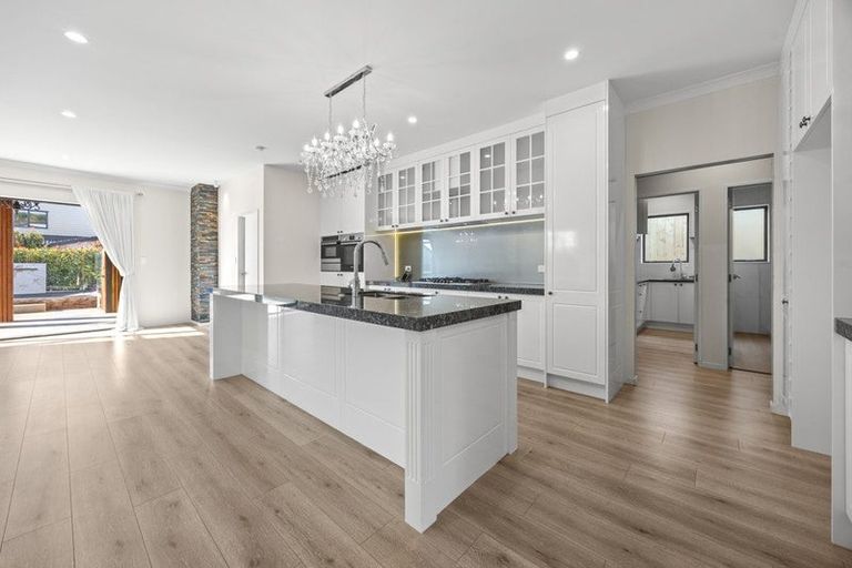 Photo of property in 16 Lime Hill Rise, Flat Bush, Auckland, 2019