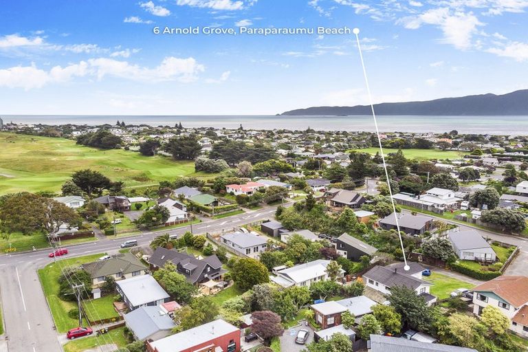 Photo of property in 6 Arnold Grove, Paraparaumu Beach, Paraparaumu, 5032