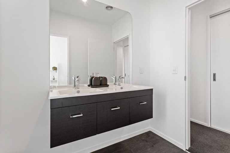 Photo of property in 2 Guyon Street, Marshland, Christchurch, 8083