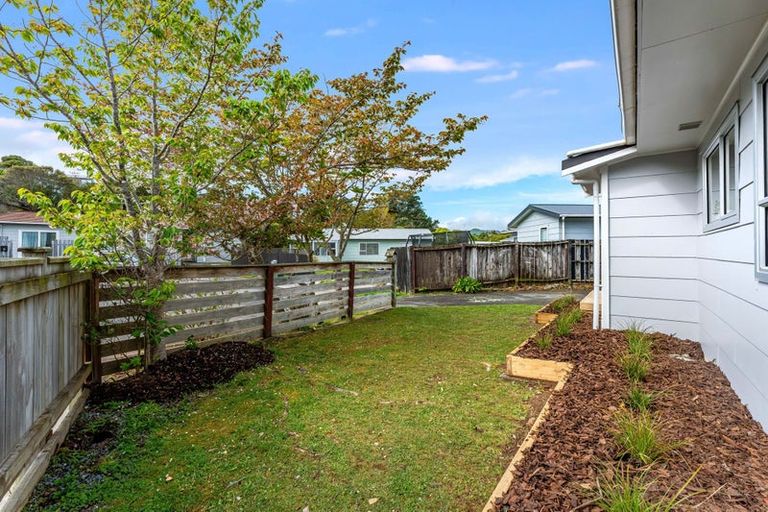 Photo of property in 12 Gaff Place, Whitby, Porirua, 5024