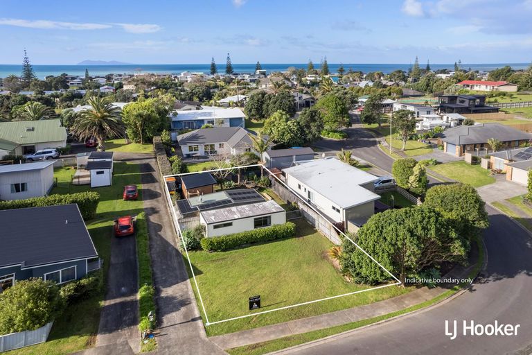 Photo of property in 9 Reo Crescent, Waihi Beach, 3611