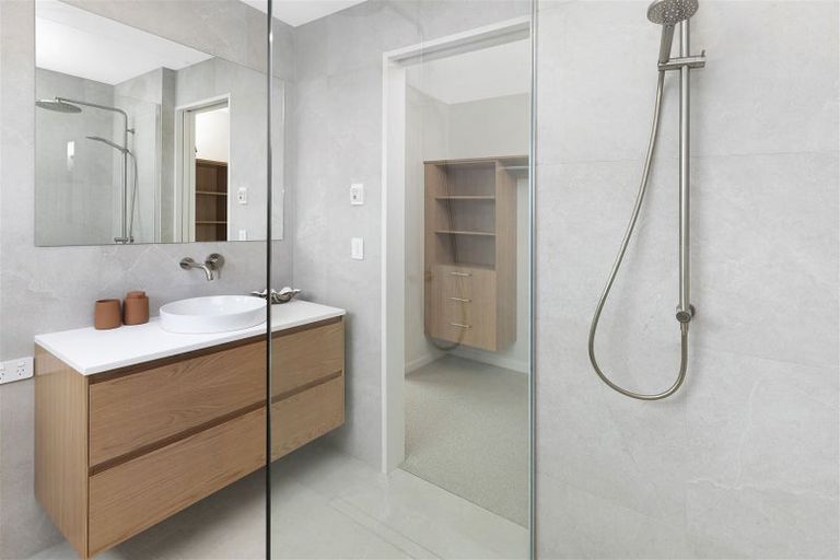 Photo of property in 28 Oakmill Drive, Casebrook, Christchurch, 8051