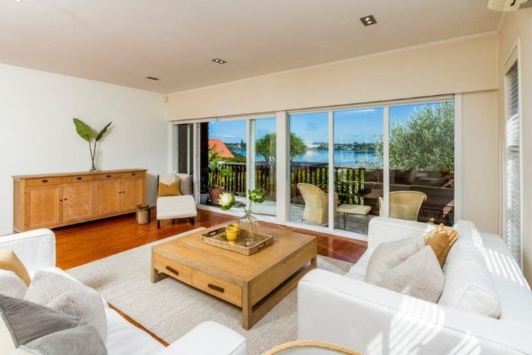 Photo of property in 308 Hurstmere Road, Takapuna, Auckland, 0622