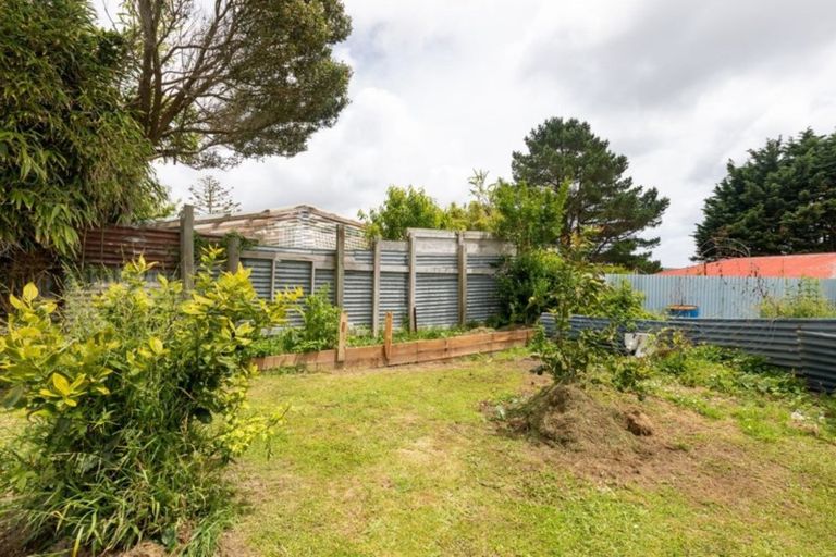 Photo of property in 42 Leicester Street, Cannons Creek, Porirua, 5024