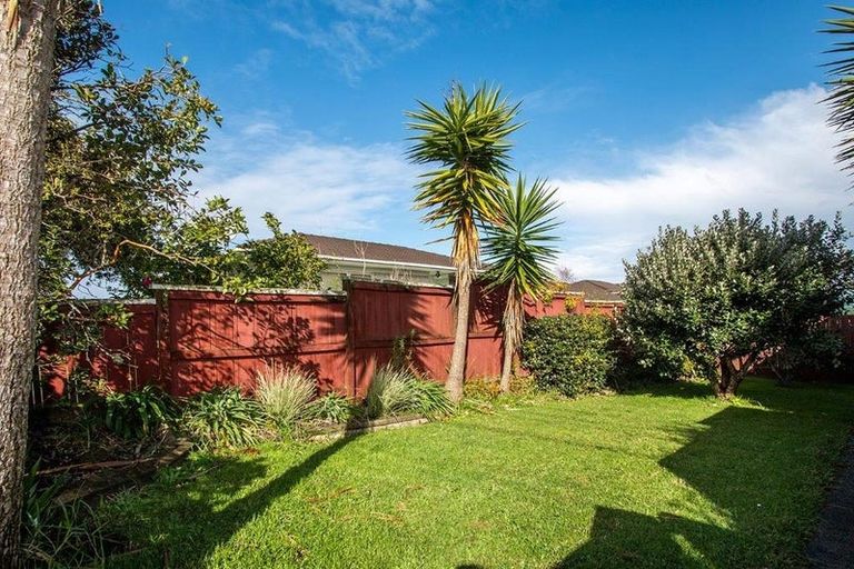 Photo of property in 1/12 Walter Street, Hauraki, Auckland, 0622