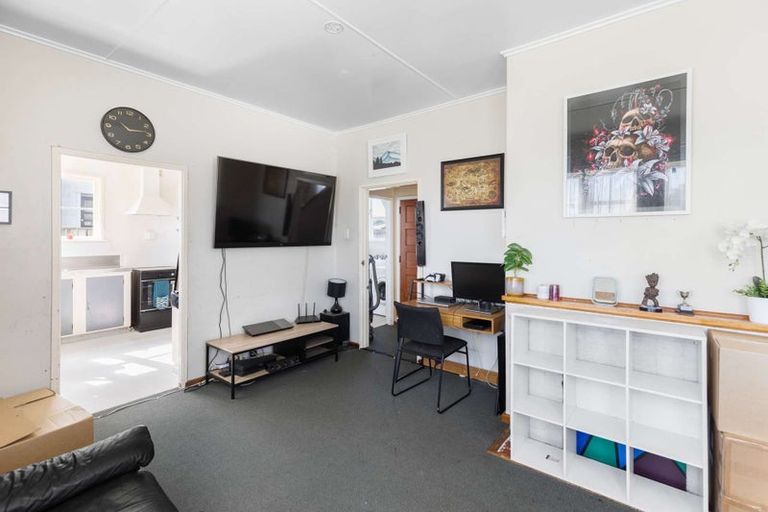 Photo of property in 75 Swiss Avenue, Gonville, Whanganui, 4501