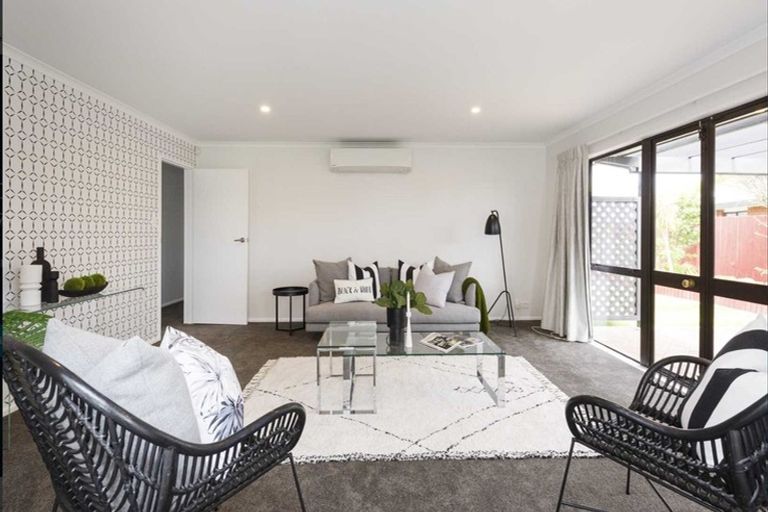 Photo of property in 20 Colonial Place, Kelvin Grove, Palmerston North, 4414