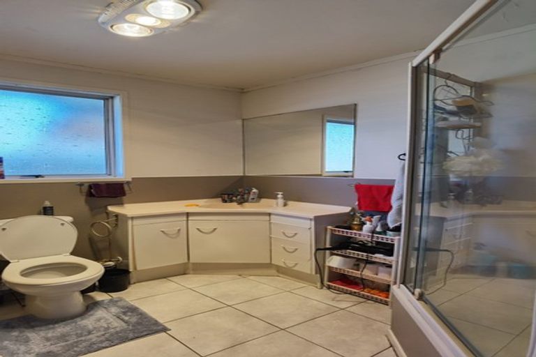 Photo of property in 395 Bucklands Beach Road, Bucklands Beach, Auckland, 2012