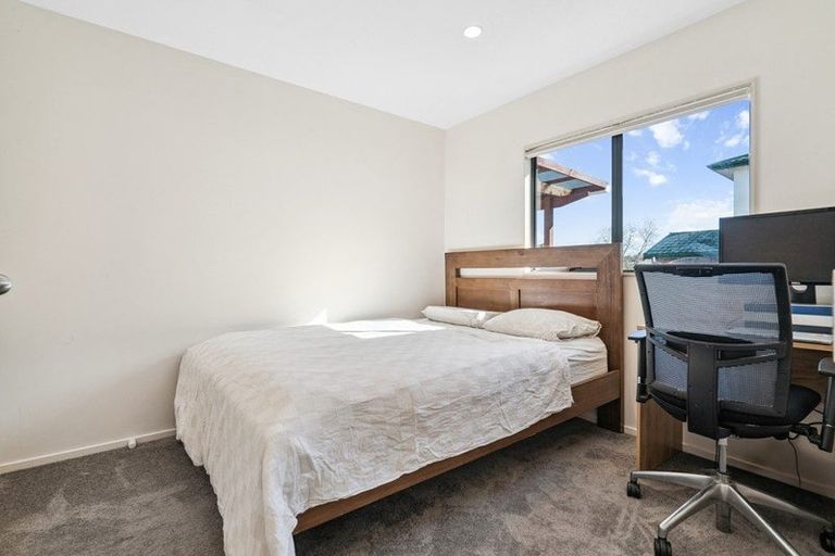 Photo of property in 72l Seabrook Avenue, New Lynn, Auckland, 0600