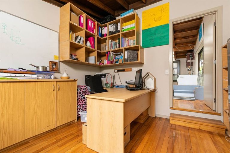 Photo of property in 166 Opanuku Road, Henderson Valley, Auckland, 0612