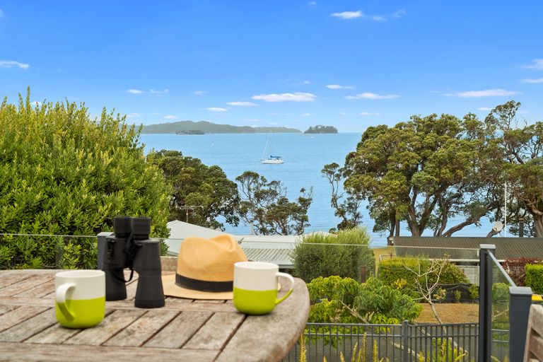 Photo of property in 6 Buckleton Road, Tawharanui Peninsula, Matakana, 0986