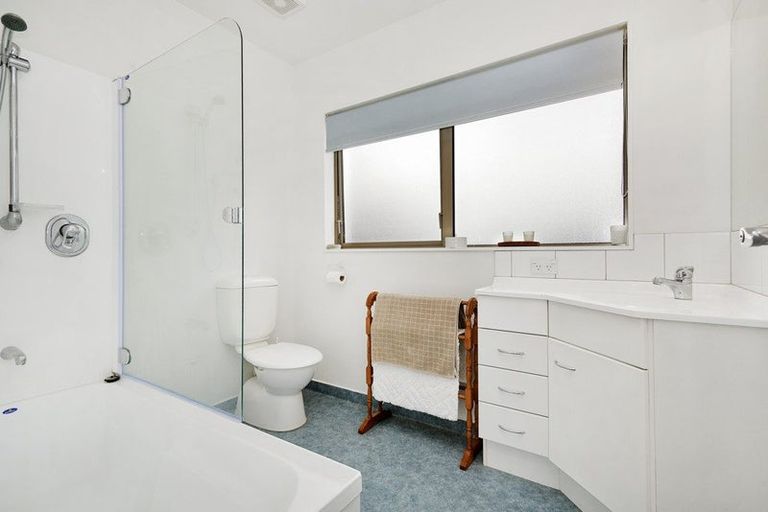 Photo of property in 12 Cambridge Street, Tawa, Wellington, 5028