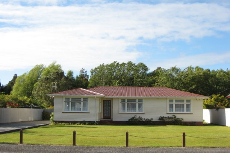 Photo of property in 67 Brougham Street, Westport, 7825