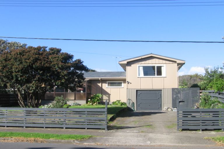 Photo of property in 90 Field Way, Waikanae Beach, Waikanae, 5036