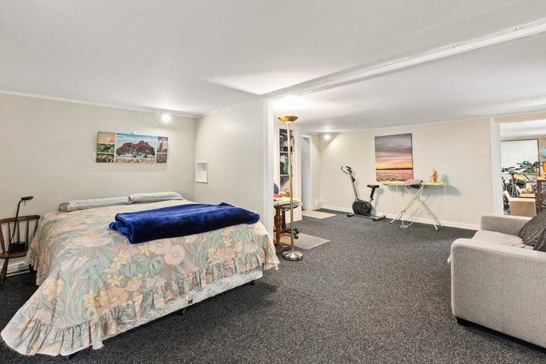 Photo of property in 60 Link Road, Newlands, Wellington, 6037