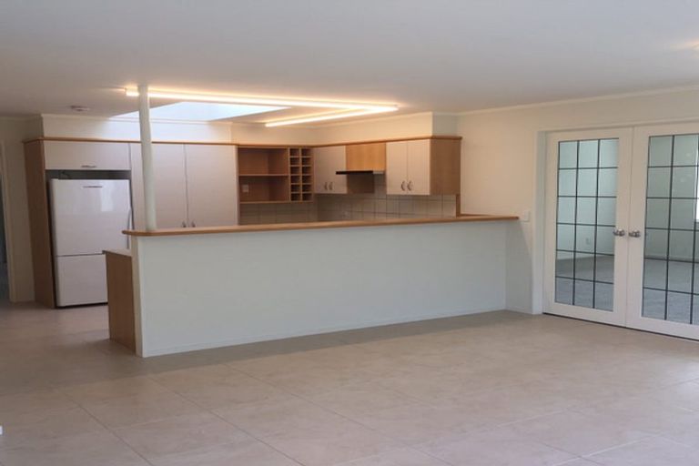 Photo of property in 19 Coventry Way, Long Bay, Auckland, 0630