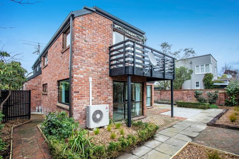 Photo of property in 1/28 Thornycroft Street, Fendalton, Christchurch, 8052