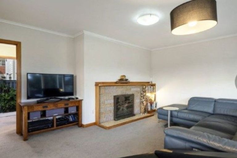 Photo of property in 106 Eversleigh Road, Belmont, Auckland, 0622