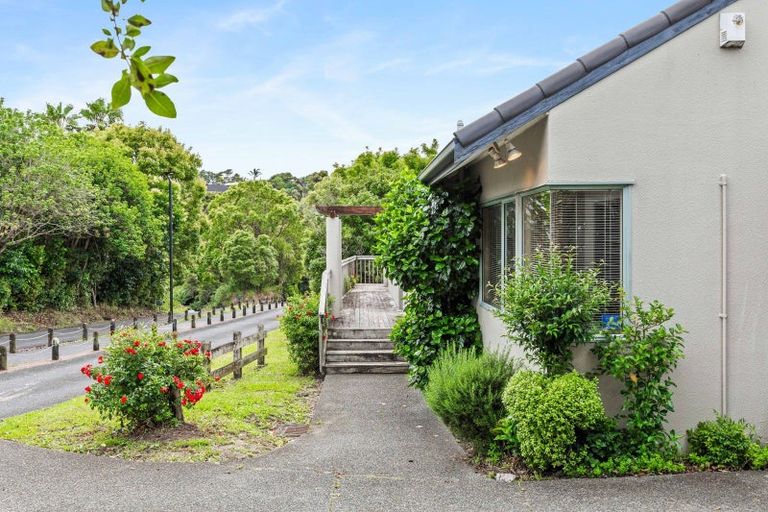 Photo of property in 90a Atkinson Road, Titirangi, Auckland, 0604