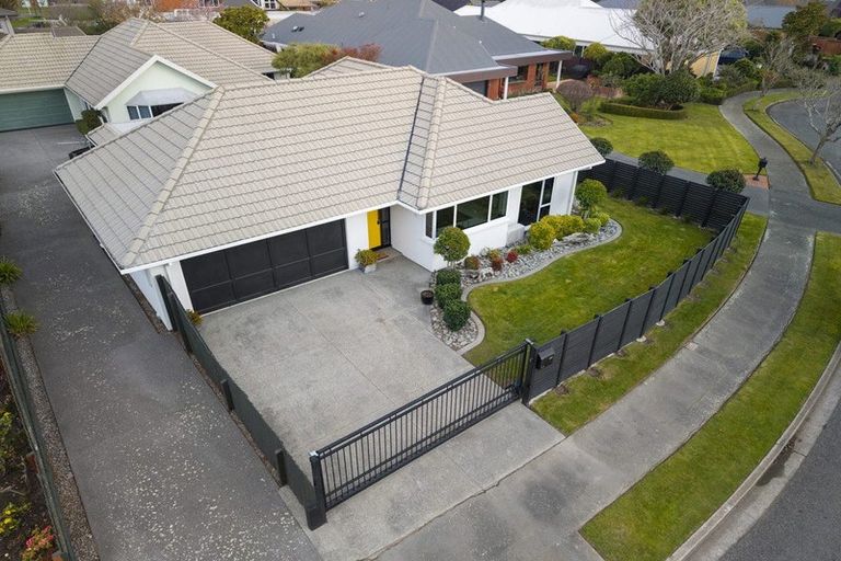 Photo of property in 23 Althorp Place, Avonhead, Christchurch, 8042
