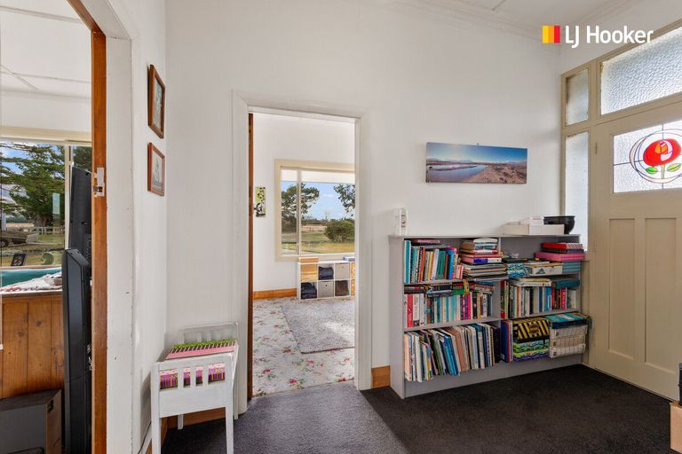 Photo of property in 6189 Middlemarch-sutton Road, Middlemarch, 9597