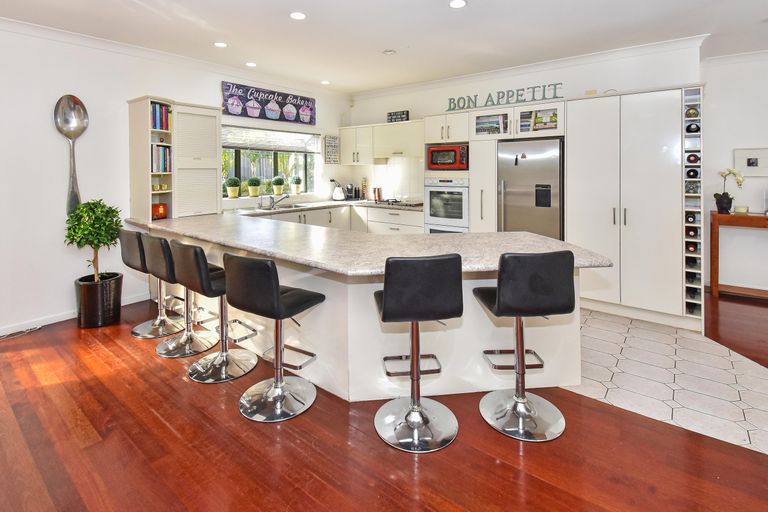 Photo of property in 21 Del Mar Court, Shamrock Park, Auckland, 2016