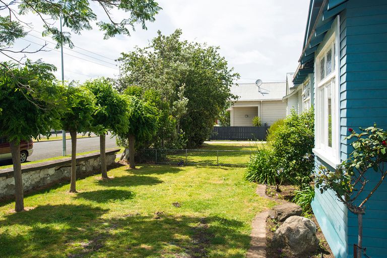 Photo of property in 210 Kahutia Street, Gisborne, 4010