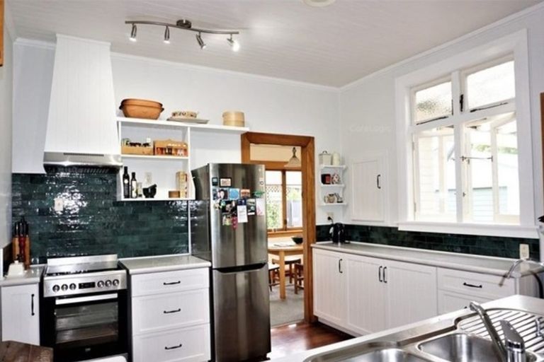 Photo of property in 20 Weraroa Road, Levin, 5510