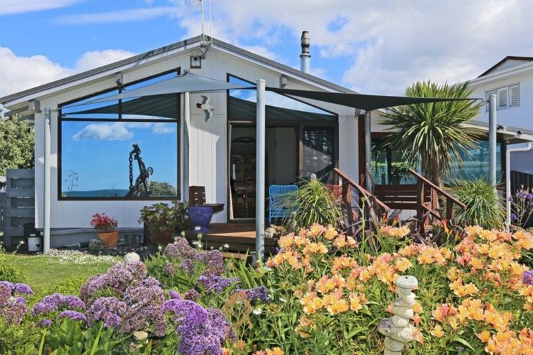 Photo of property in 132 North Shore Road, Eskdale, Napier, 4182