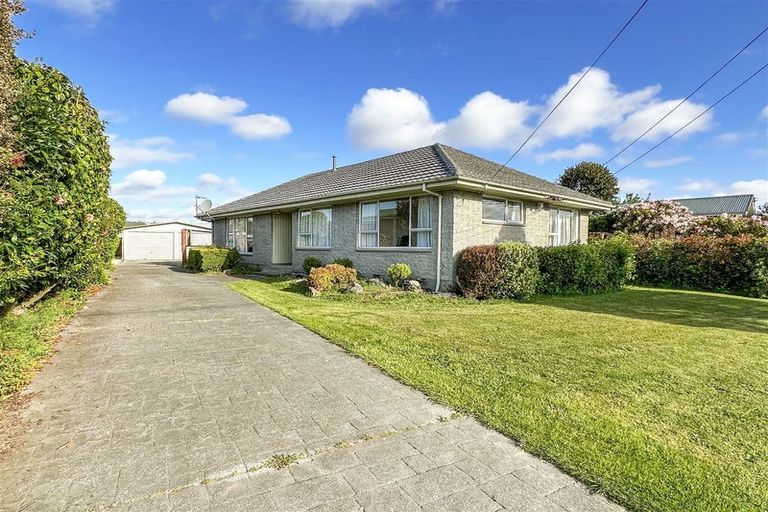 Photo of property in 76 Cotswold Avenue, Bishopdale, Christchurch, 8053