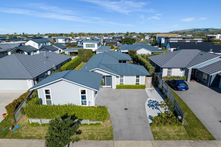 Photo of property in 95 Sandhurst Drive, Papamoa Beach, Papamoa, 3118