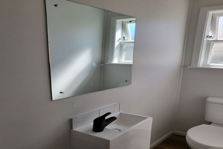 Photo of property in 4a Ngahina Street, Paraparaumu, 5032