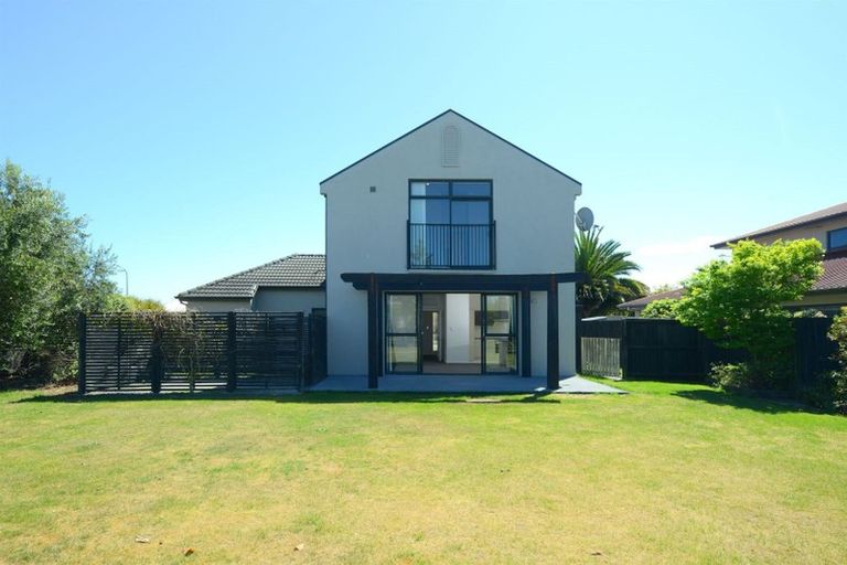 Photo of property in 3 Bottle Lake Drive, Parklands, Christchurch, 8083
