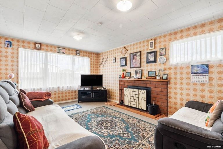 Photo of property in 92 Kayes Road, Pukekohe, 2120