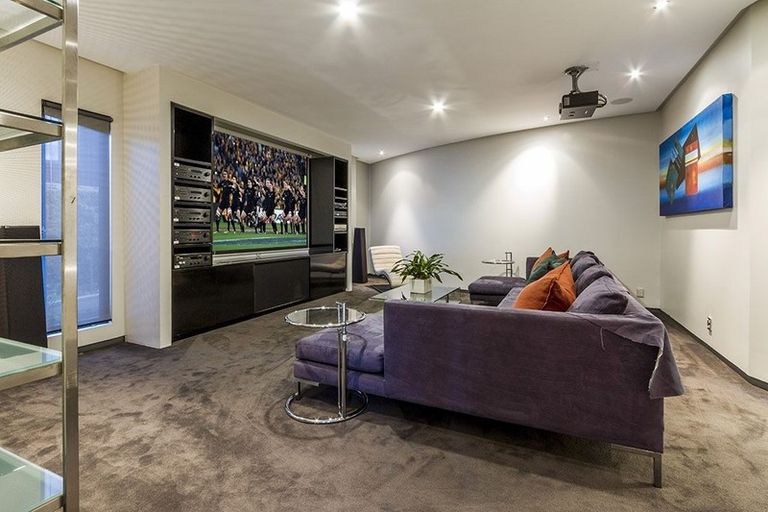 Photo of property in 39 Kitchener Road, Takapuna, Auckland, 0620