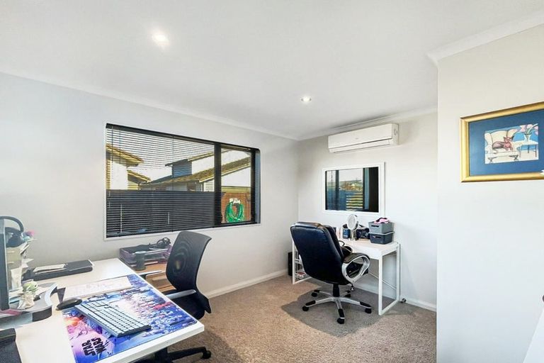 Photo of property in 33 Rosalie Terrace, Kelvin Grove, Palmerston North, 4414