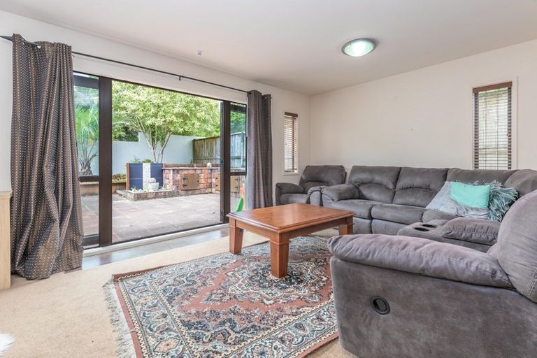 Photo of property in The Grange, 2/92 Bush Road, Albany, Auckland, 0632