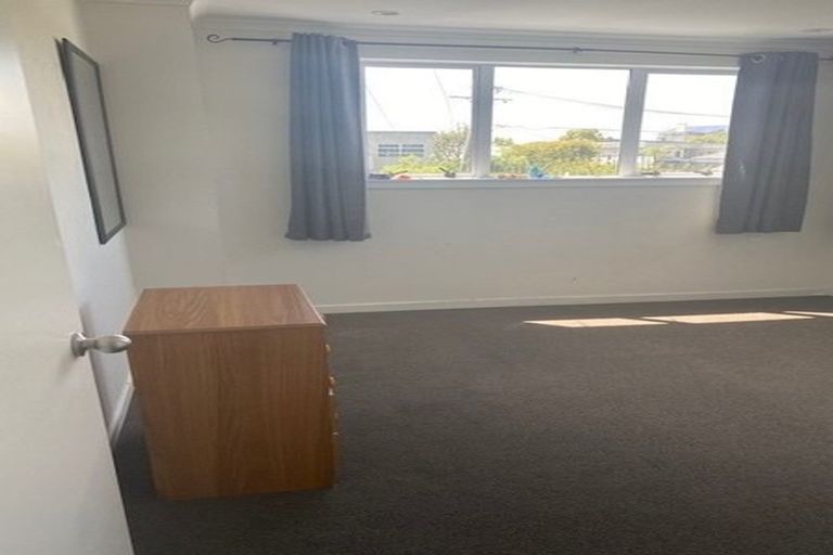 Photo of property in 4 Eatwell Avenue, Paraparaumu Beach, Paraparaumu, 5032
