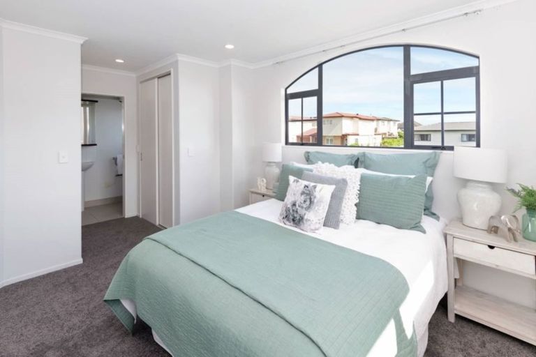 Photo of property in 52 Baverstock Road, Flat Bush, Auckland, 2016