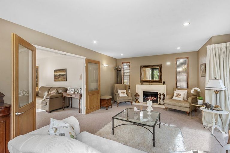 Photo of property in 100 Straven Road, Fendalton, Christchurch, 8014