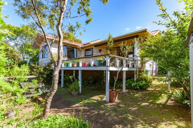 Photo of property in 118 Everitt Crescent, Whangamata, 3620