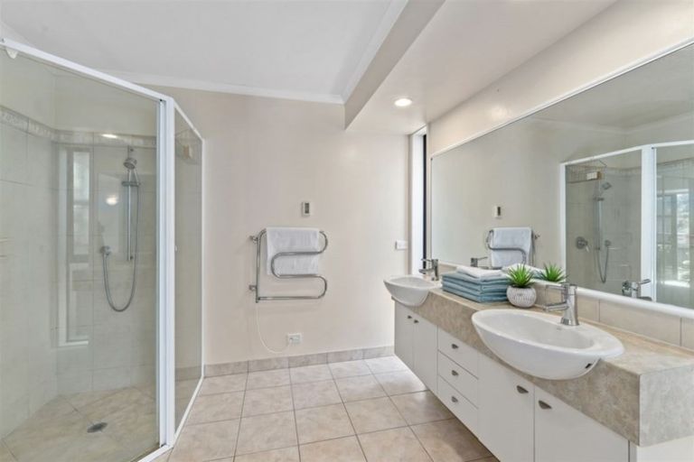 Photo of property in 8 Ballymore Drive, Pinehill, Auckland, 0632