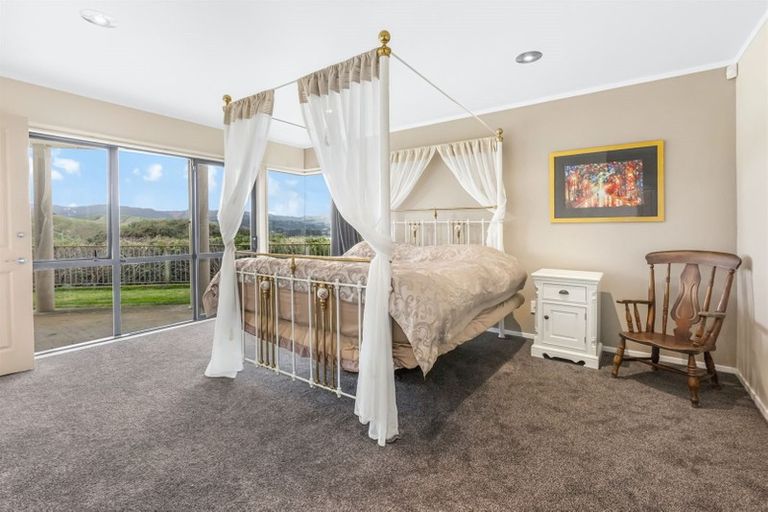 Photo of property in 24 Saint Ives Drive, Camborne, Porirua, 5026