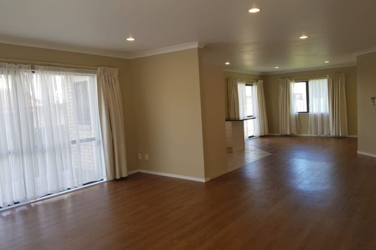 Photo of property in 63a Redoubt Road, Goodwood Heights, Auckland, 2105