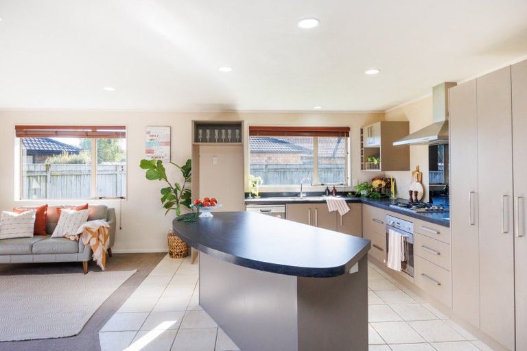 Photo of property in 21 Cleveland Heights, Kelvin Grove, Palmerston North, 4414